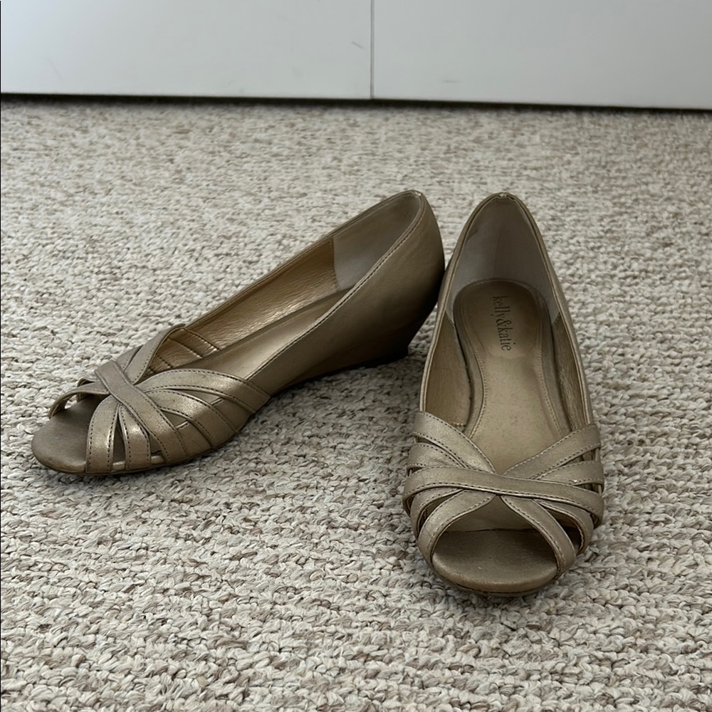 Kelly & Katie peep toe shoes